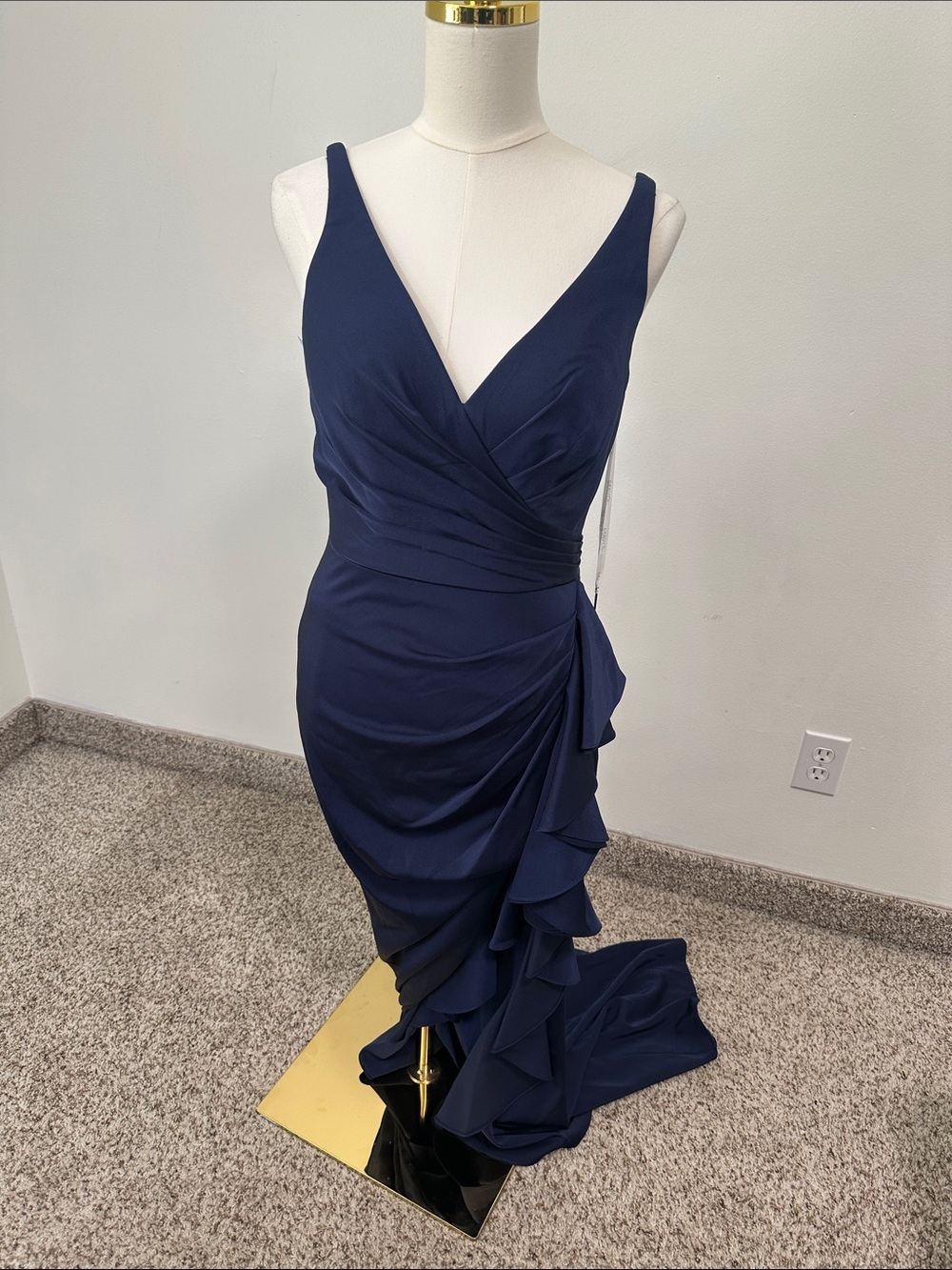 Elegant Navy V-Neck Ruffle Evening Dress